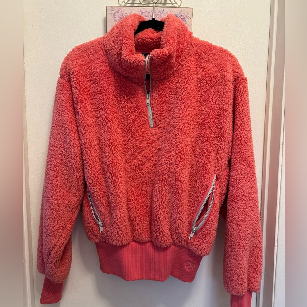 Cozy Coral SAVVI Sherpa Zip-Up Jacket with pockets.  Perfect pullover. Size XS